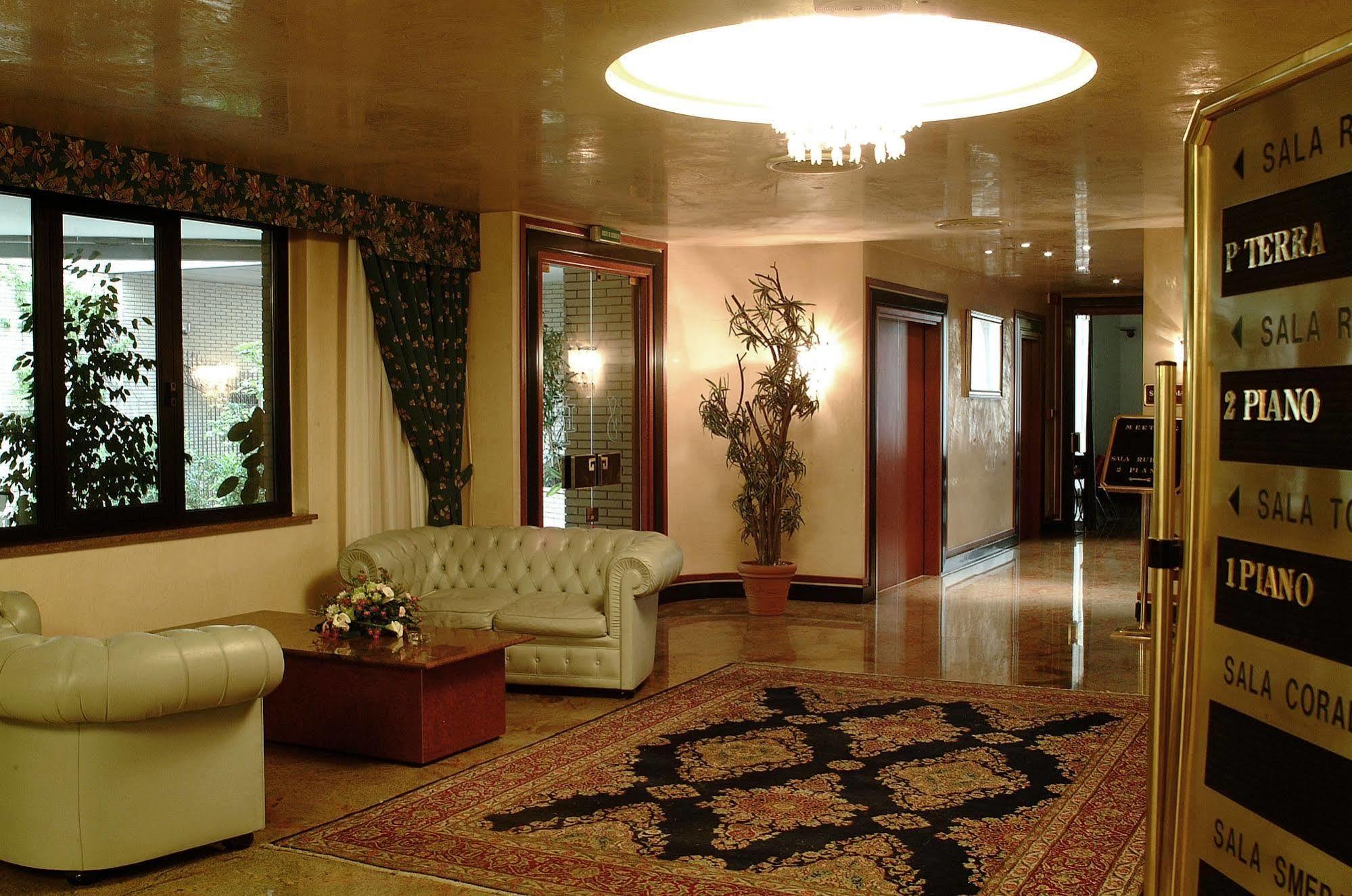 Hotel Leonardo Da Vinci サッサリ エクステリア 写真